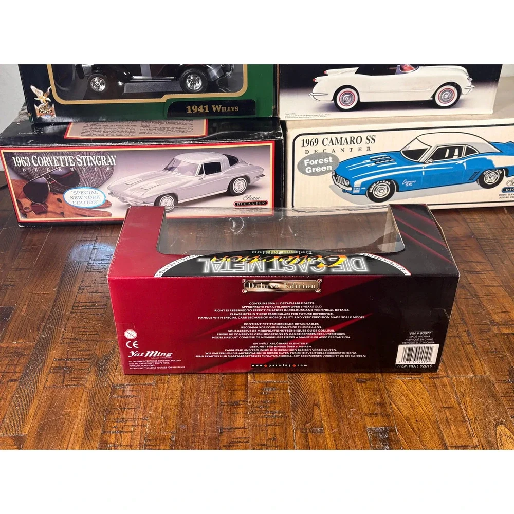 1:18 Diecast 1957 Chevrolet Chevy Corvette Gasser Road Signature Yat Ming New